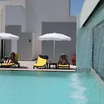 Sun לינה וארוחת בוקר 3*