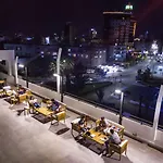 Sun לינה וארוחת בוקר 3*